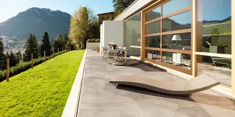 Modern & Glass garage doors